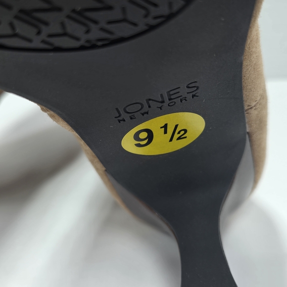 Jones New York Sonjah Tan Suede Leather Kitten Heeled Pointed Toe Boots Size 9.5 - Picture 7 of 15